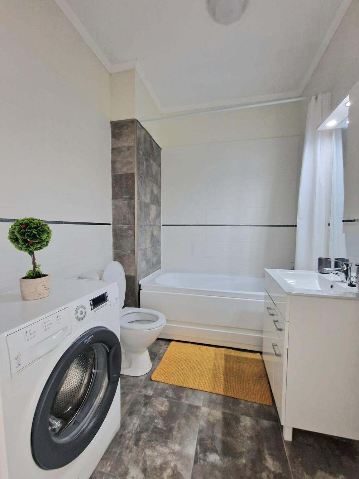 Cozy Apartment Prima Nufarul Oradea Exteriör bild